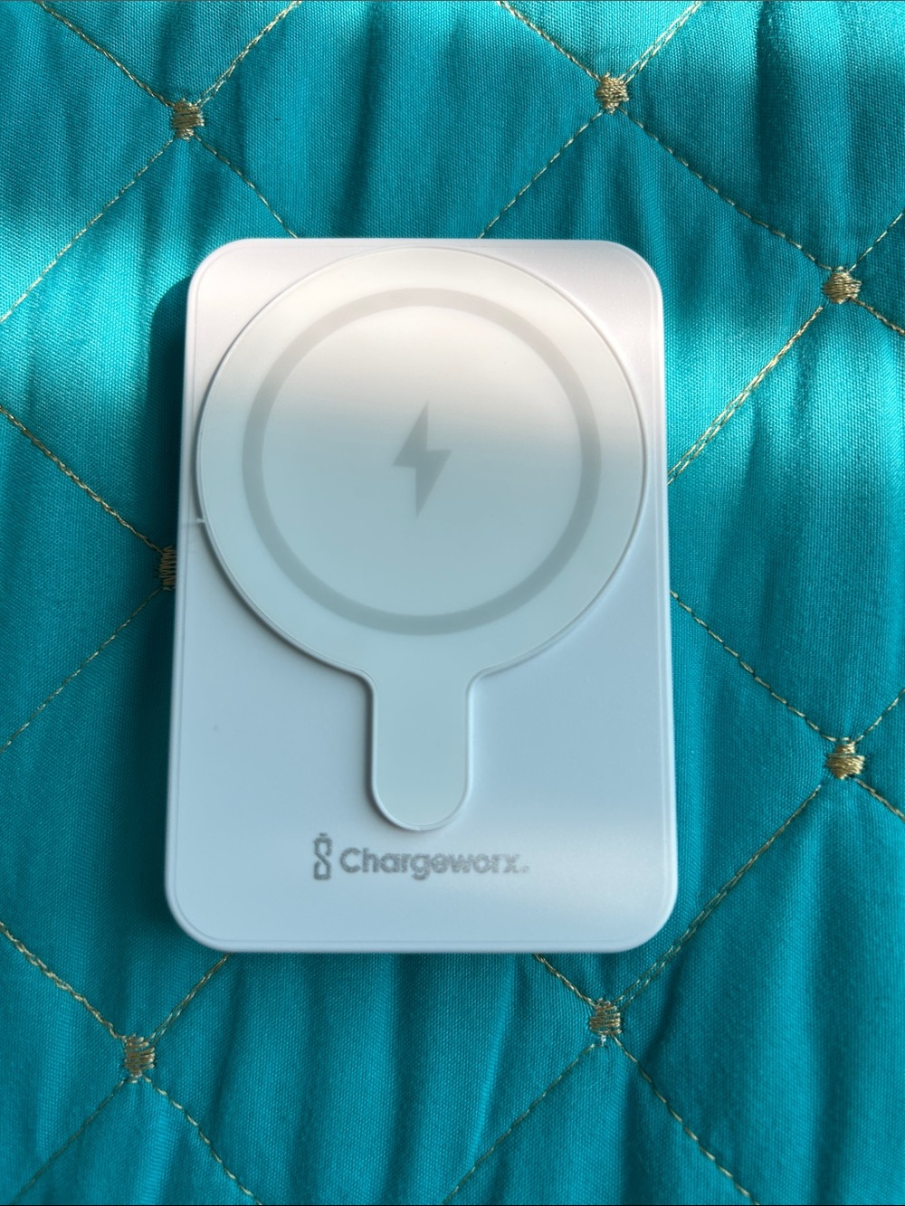 White MagSafe Wireless Battery Pack Charger